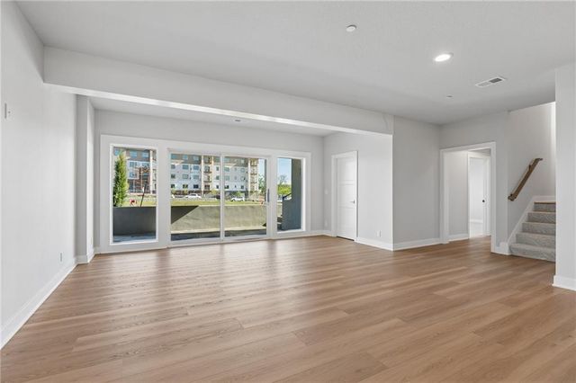 13721 Pembroke Lane, Leawood, KS 66224