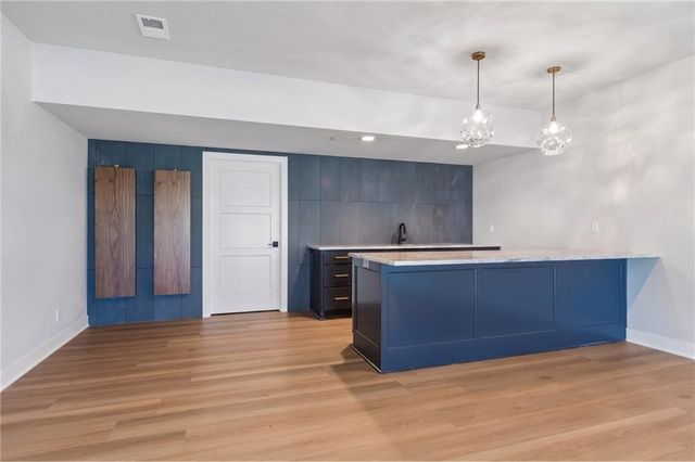 13721 Pembroke Lane, Leawood, KS 66224