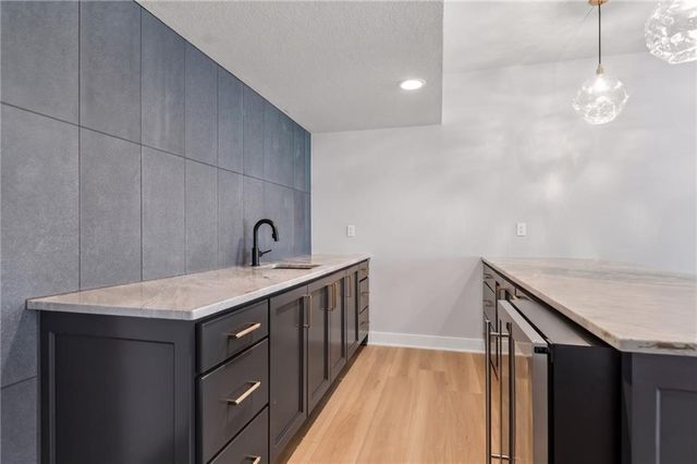 13721 Pembroke Lane, Leawood, KS 66224