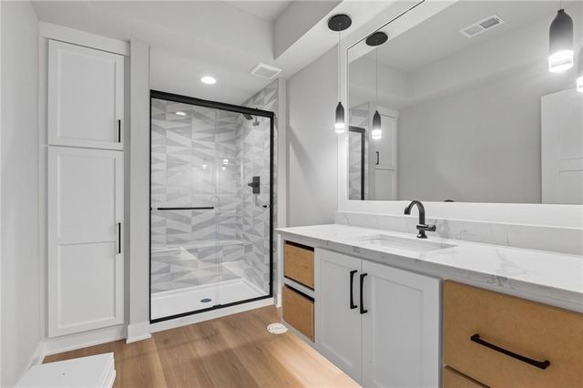 13721 Pembroke Lane, Leawood, KS 66224