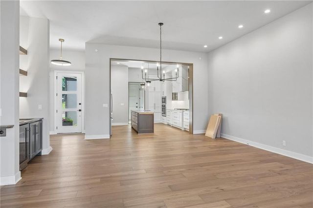 13721 Pembroke Lane, Leawood, KS 66224