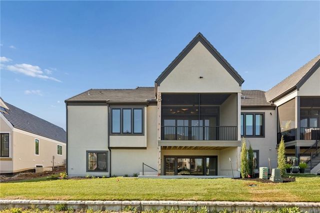 13721 Pembroke Lane, Leawood, KS 66224