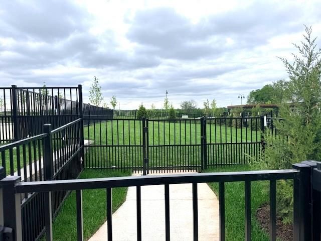13721 Pembroke Lane, Leawood, KS 66224
