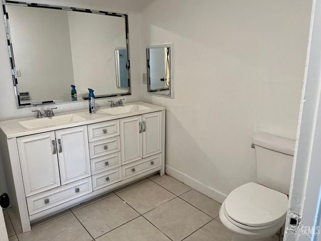 1757 Oswell St, Bakersfield, CA 93306