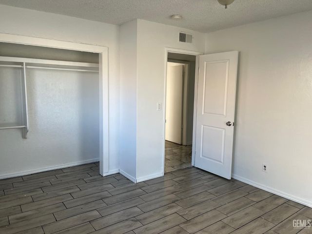 1757 Oswell St, Bakersfield, CA 93306