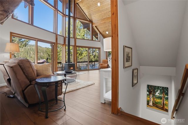 17 Quiet Place, Brinnon, WA 98320