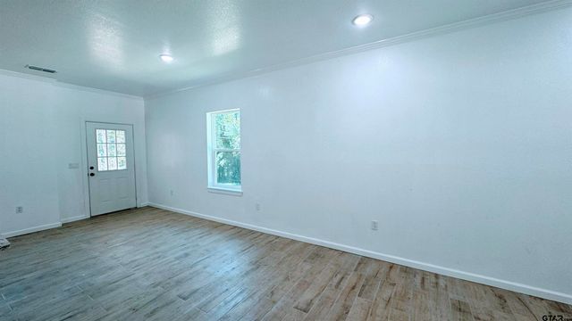 20428 High Point Dr, Flint, TX 75762