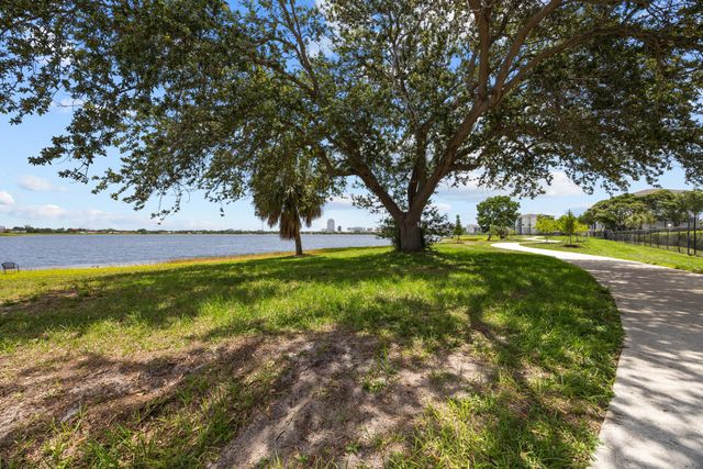 470 Executive Center Drive 5b, West Palm Beach, FL 33401