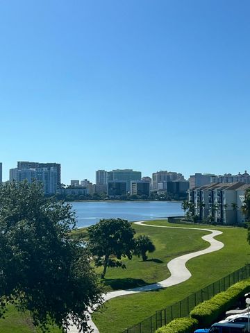 470 Executive Center Drive 5b, West Palm Beach, FL 33401