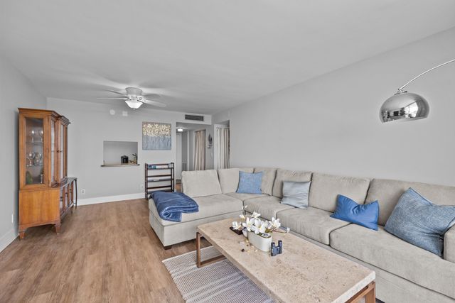 470 Executive Center Drive 5b, West Palm Beach, FL 33401