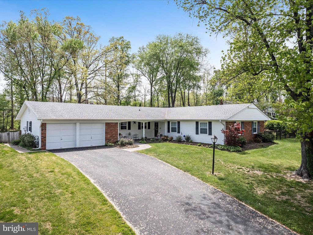 13107 MELVILLE LN, Fairfax, VA 22033
