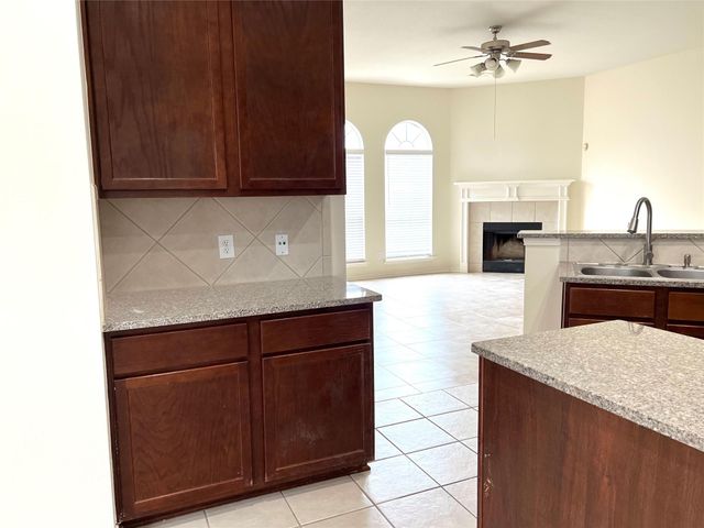 442 Pinewood Ridge Drive, Spring, TX 77386