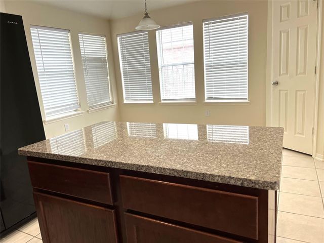 442 Pinewood Ridge Drive, Spring, TX 77386