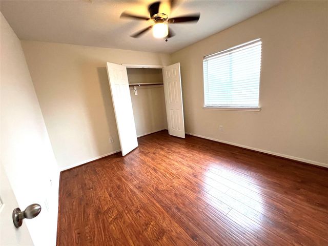 442 Pinewood Ridge Drive, Spring, TX 77386