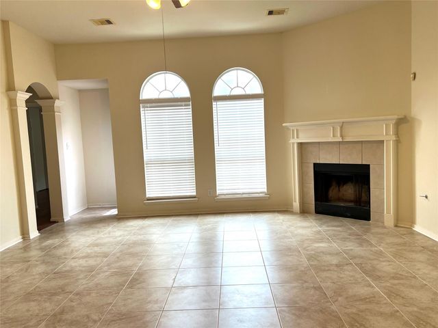 442 Pinewood Ridge Drive, Spring, TX 77386