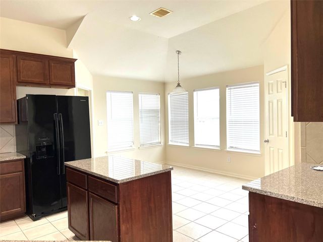 442 Pinewood Ridge Drive, Spring, TX 77386