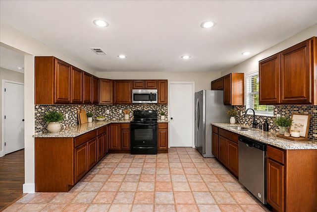 1547 Magnolia Lane, Wills Point, TX 75169