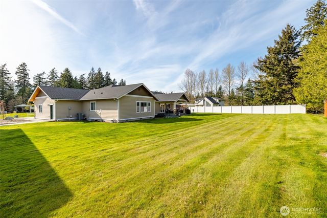 13837 Bay View Road, Mount Vernon, WA 98273