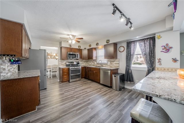 370 Lear Road, Avon Lake, OH 44012