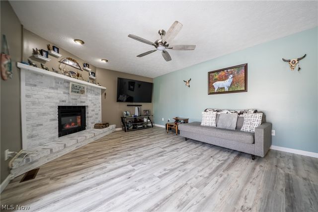 370 Lear Road, Avon Lake, OH 44012