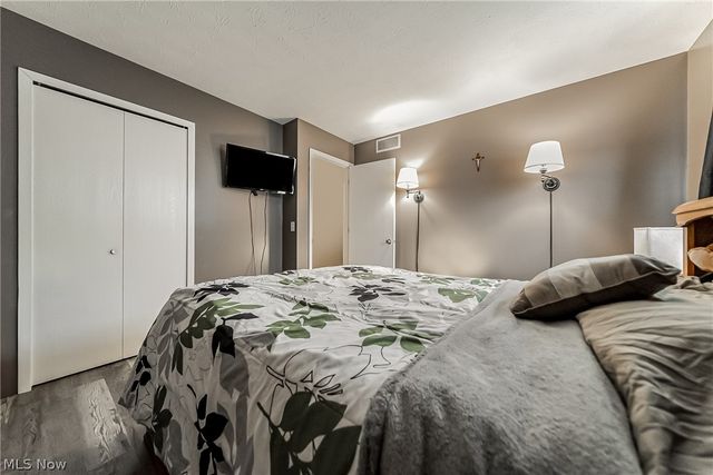 370 Lear Road, Avon Lake, OH 44012