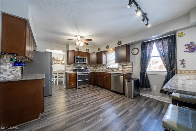 370 Lear Road, Avon Lake, OH 44012