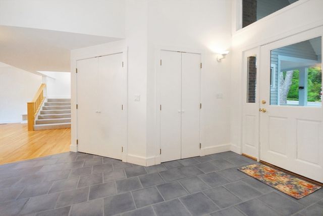 297 Laws Brook Rd, Concord, MA 01742