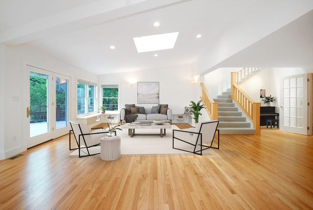 297 Laws Brook Rd, Concord, MA 01742