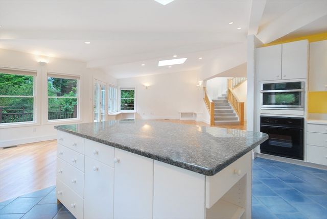 297 Laws Brook Rd, Concord, MA 01742