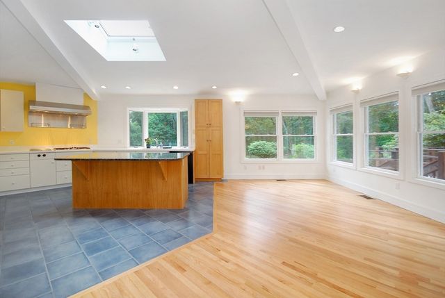 297 Laws Brook Rd, Concord, MA 01742