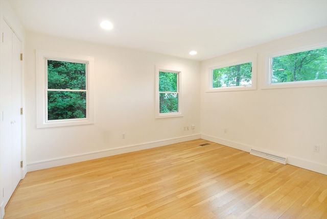 297 Laws Brook Rd, Concord, MA 01742