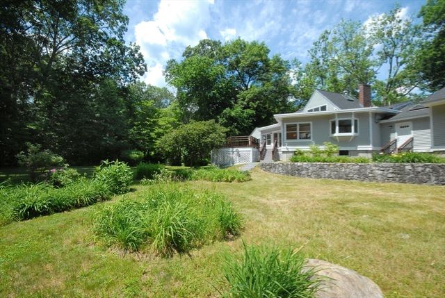 297 Laws Brook Rd, Concord, MA 01742