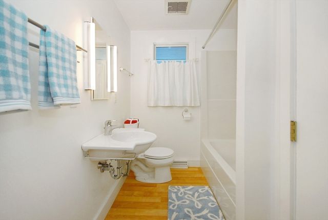 297 Laws Brook Rd, Concord, MA 01742