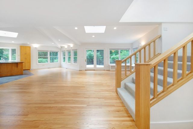 297 Laws Brook Rd, Concord, MA 01742