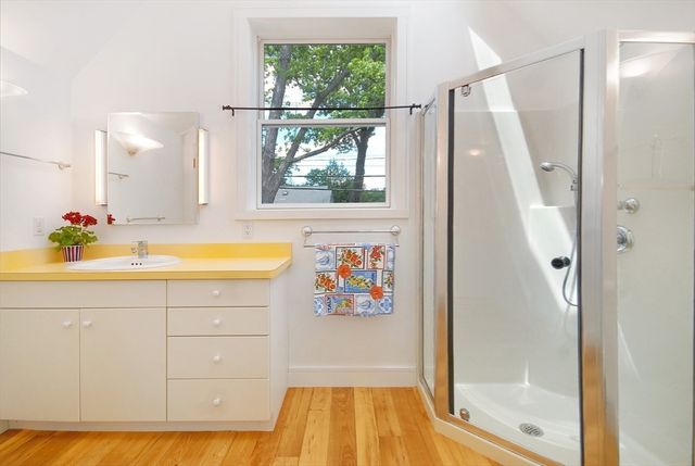 297 Laws Brook Rd, Concord, MA 01742