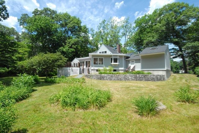 297 Laws Brook Rd, Concord, MA 01742