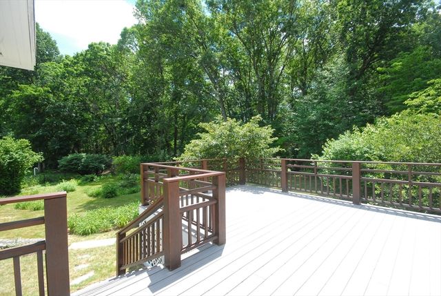 297 Laws Brook Rd, Concord, MA 01742