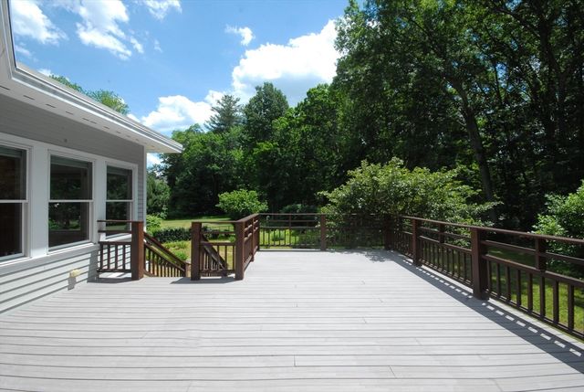 297 Laws Brook Rd, Concord, MA 01742