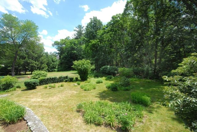 297 Laws Brook Rd, Concord, MA 01742