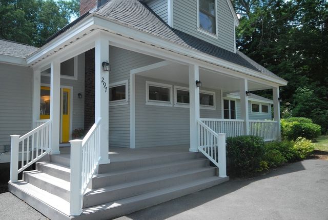 297 Laws Brook Rd, Concord, MA 01742