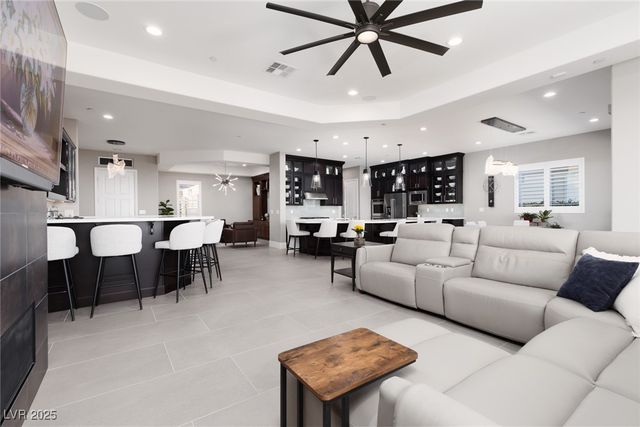 294 Lindura Court, Las Vegas, NV 89138