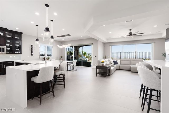 294 Lindura Court, Las Vegas, NV 89138