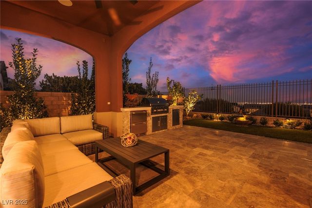 294 Lindura Court, Las Vegas, NV 89138