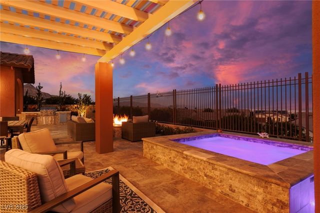 294 Lindura Court, Las Vegas, NV 89138