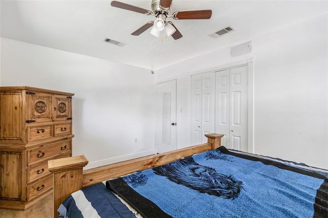 1016 Lynnwood Avenue, Liberty, TX 77575