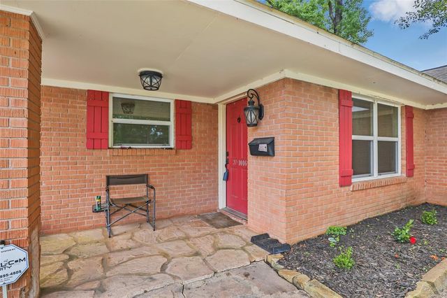 1016 Lynnwood Avenue, Liberty, TX 77575