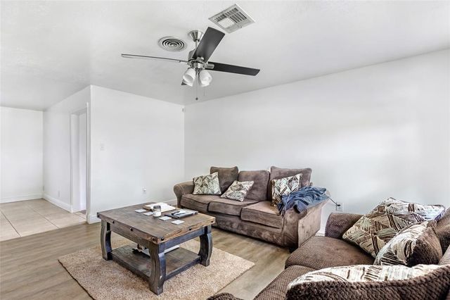 1016 Lynnwood Avenue, Liberty, TX 77575
