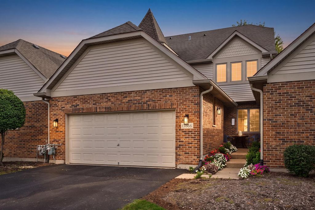 13866 STEEPLES Road, Lemont, IL 60439 — photo 2