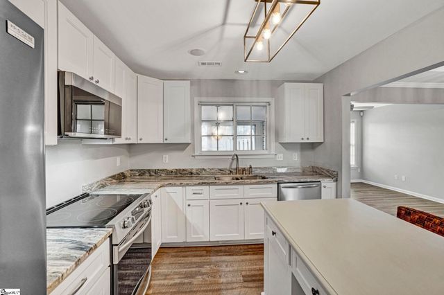 30 Kennebec Lane, Simpsonville, SC 29681