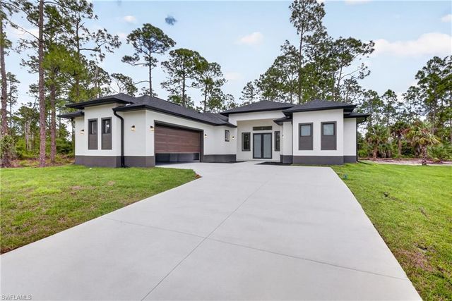 821 Moore AVE, Lehigh Acres, FL 33972
